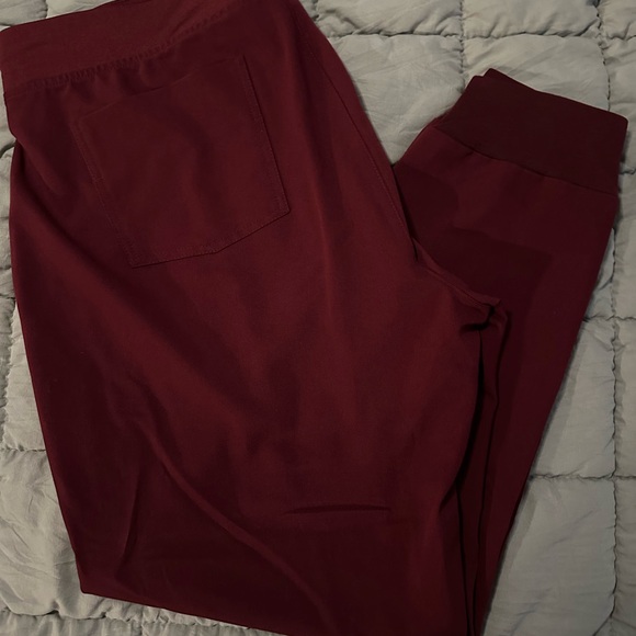 Figs Women’s Maroon Scrub Set - Picture 6 of 7